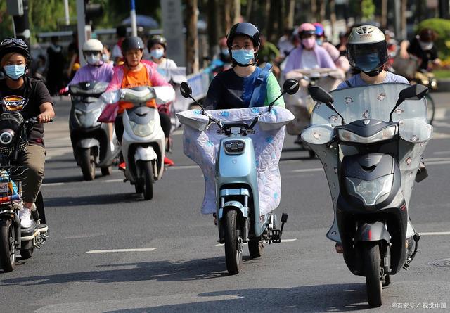 广州电动自行车限行引发热议：城市管理与民众需求哪个重要