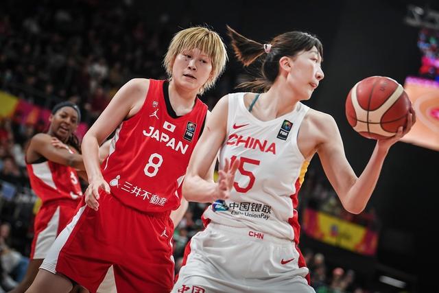 深圳熊导航报道：中国女篮亚洲杯击败日本队夺冠