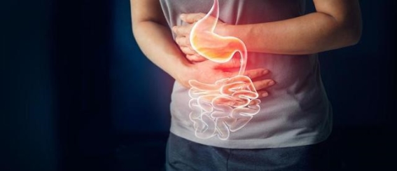 关注胃癌早期症状：4个警示信号提醒您及时做胃镜